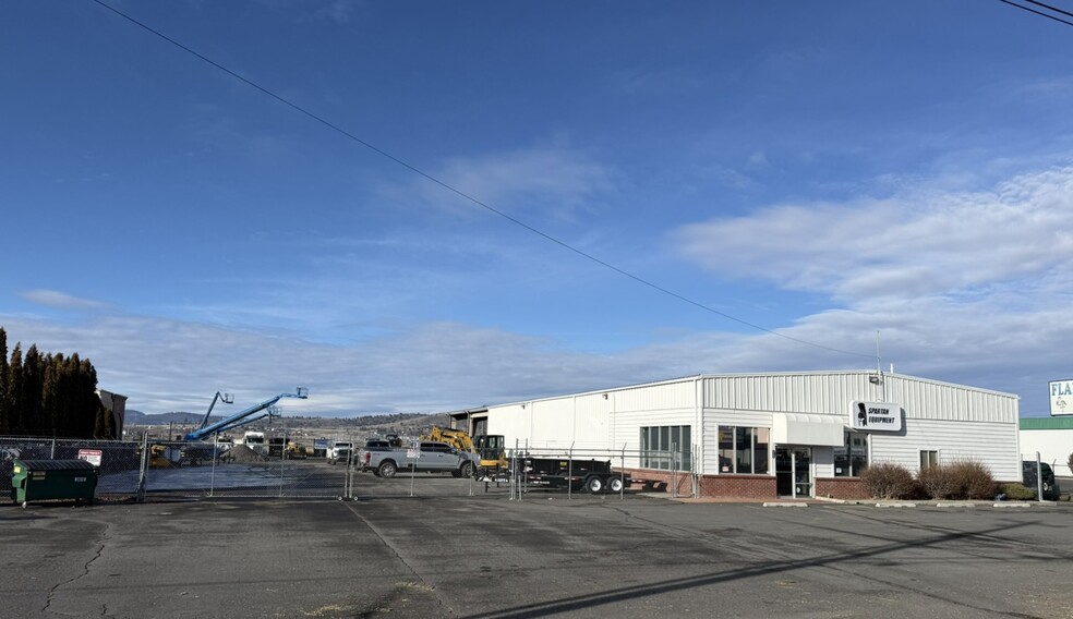 Primary Photo Of 3344 Washburn Way, Klamath Falls Warehouse For Lease