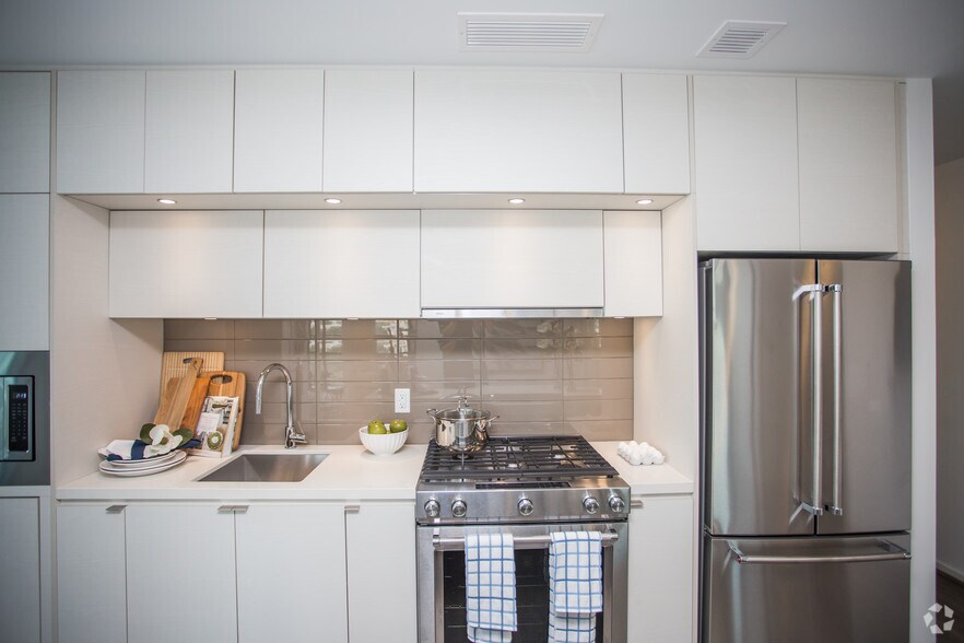 More Photos Of 1800 N Lynn St, Arlington Apartments For Lease