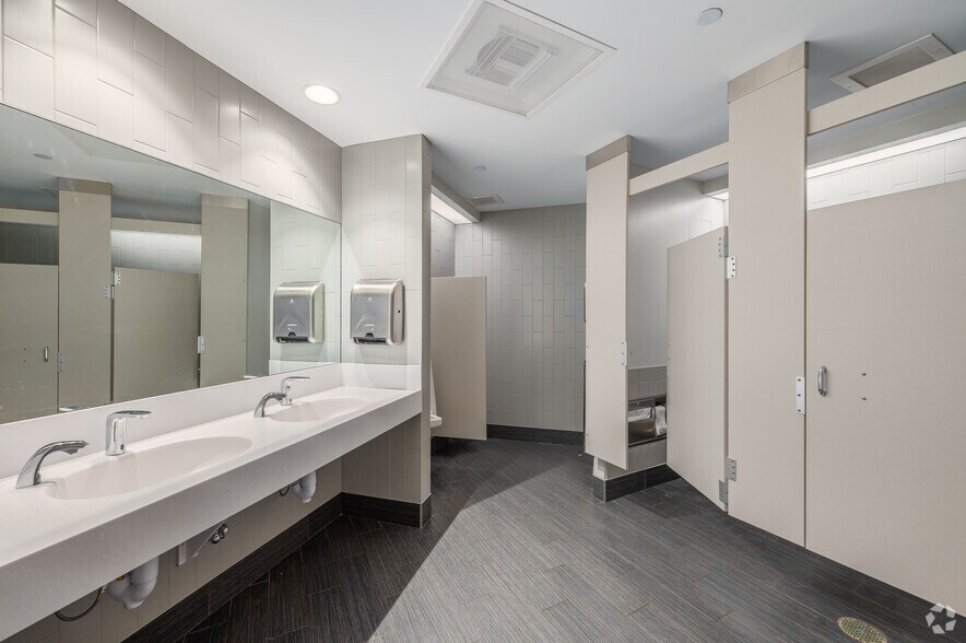 More Photos Of 6300 Wilson Mills Rd, Mayfield Village Unknown For Lease