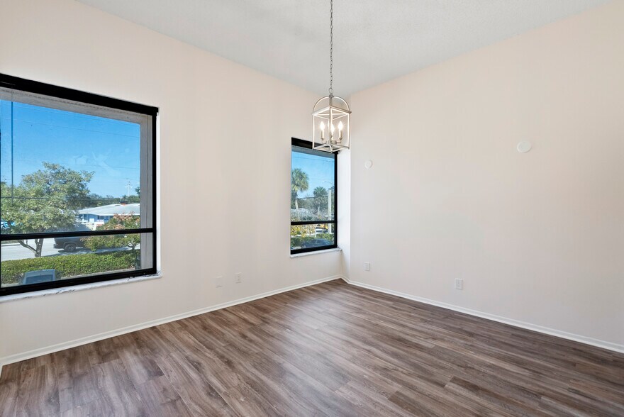 More Photos Of 900 SE Ocean Blvd, Stuart Medical For Lease