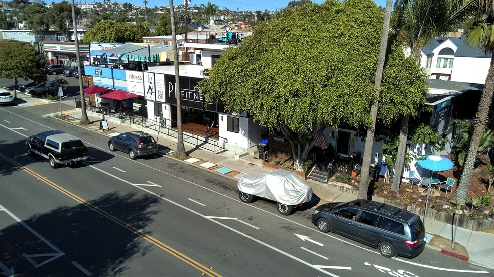 More Photos Of 4955 Cass St, San Diego General Retail For Sale