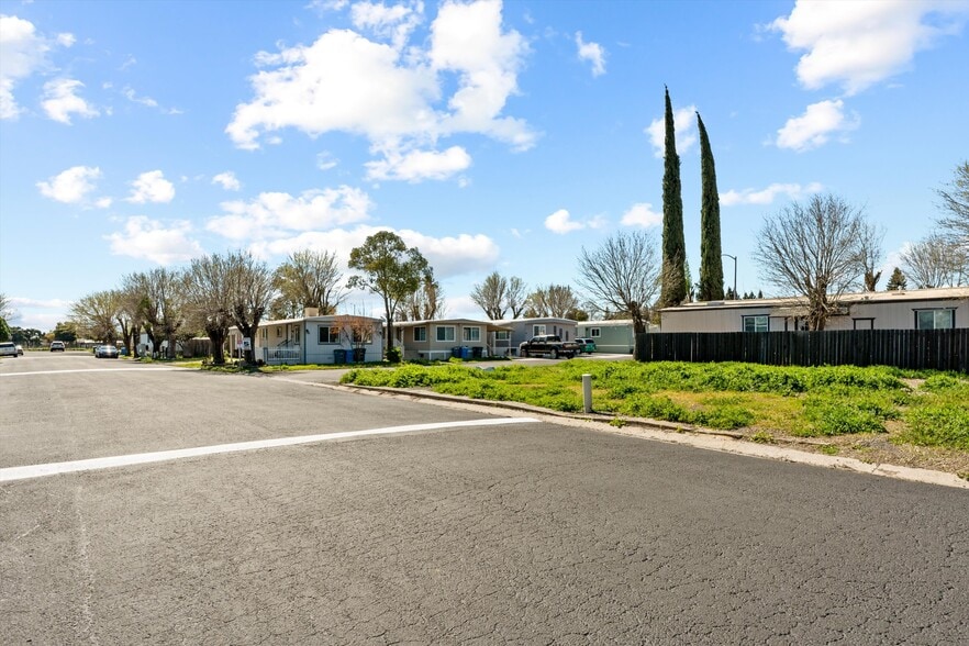 More Photos Of 2864 Jefferson Ave, Yuba City Manufactured Housing Mobile Home Park For Sale