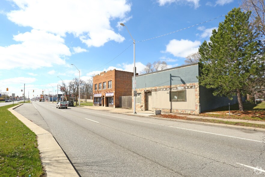 More Photos Of 16539 Livernois Ave, Detroit Medical For Lease