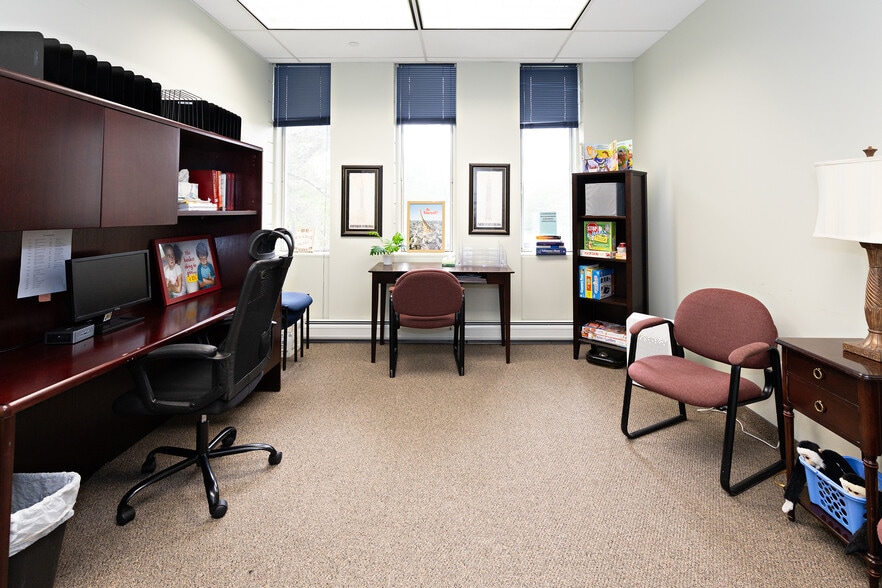 More Photos Of 210 Malapardis Rd, Cedar Knolls Office For Lease