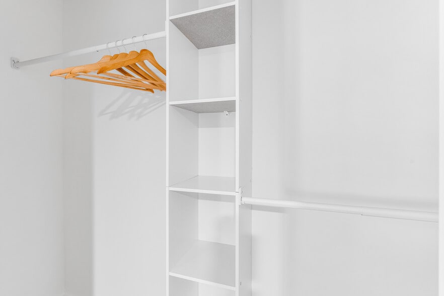 More Photos Of 2616 Lakeview Dr, Naples Apartments For Sale