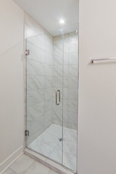 More Photos Of , Chicago Multifamily For Sale