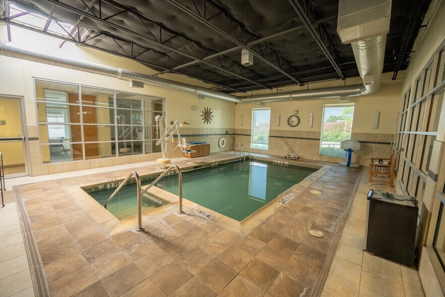 More Photos Of 1320 W Walnut Hill Ln, Irving Medical For Sale