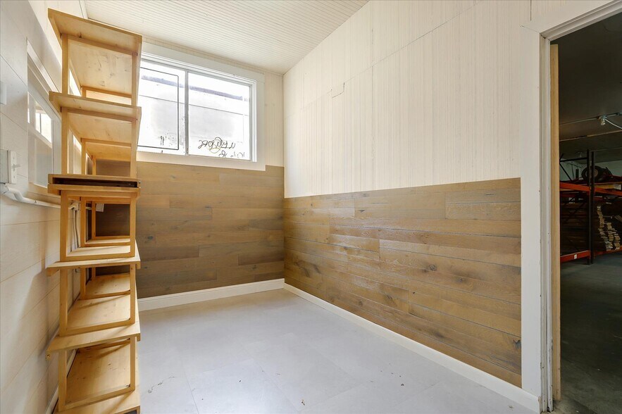 More Photos Of 14 E Lake Ave, Watsonville Storefront For Sale