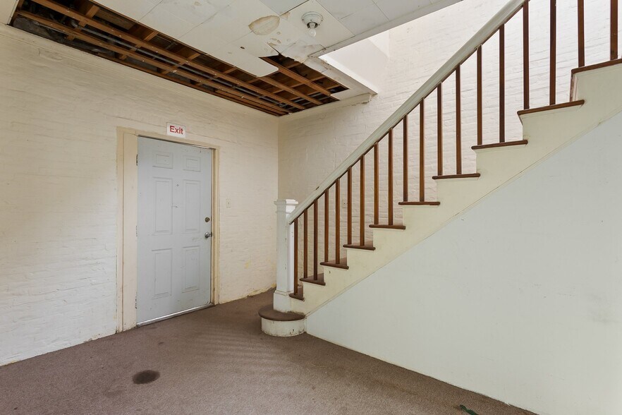 More Photos Of 503 S Illinois Ave, Weslaco Flex For Lease