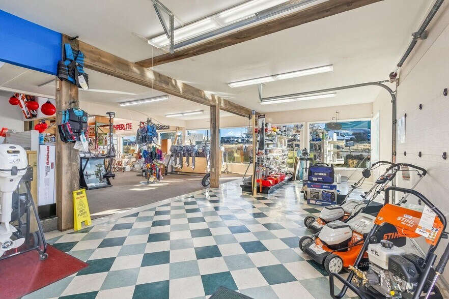 More Photos Of 1810 SW Highway 97, Madras Auto Dealership For Sale