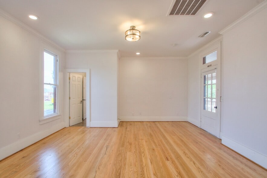 More Photos Of 5294 Main St, Spring Hill Office Residential For Sale