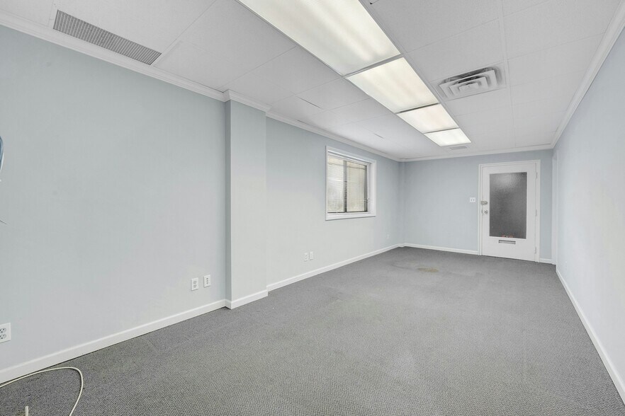 More Photos Of 1492 High Ridge Rd, Stamford Freestanding For Lease