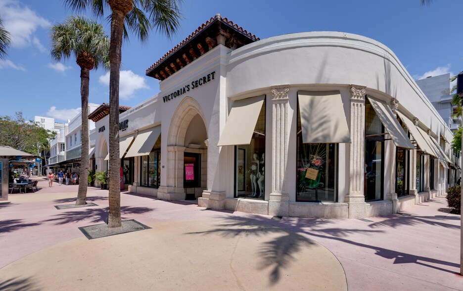 More Photos Of 919-939 Lincoln Rd, Miami Beach, Miami Beach Storefront For Lease