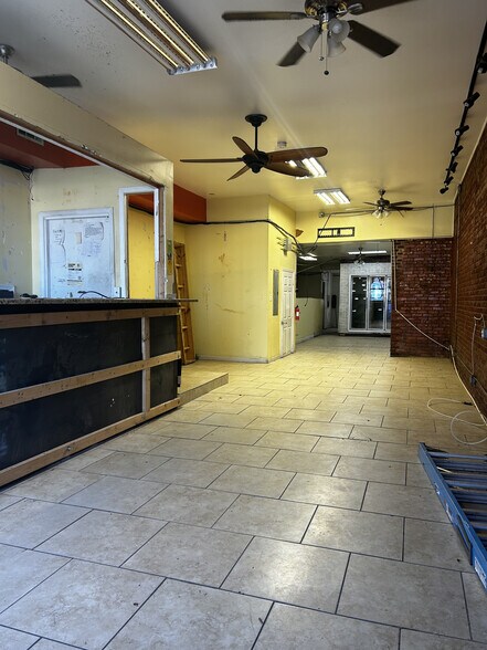 More Photos Of 3823-3831 Main St, College Park, College Park Storefront Retail Office For Lease
