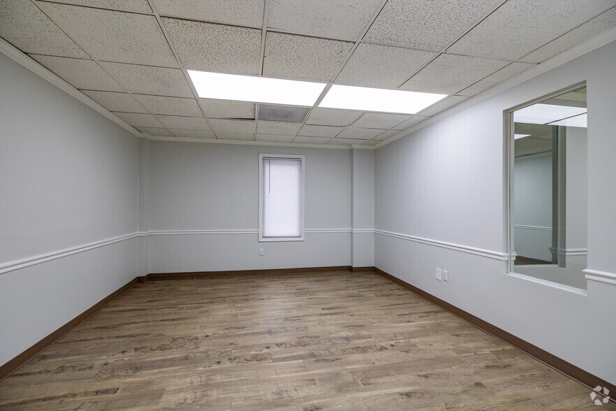 More Photos Of 6230-6360 Busch Blvd, Columbus Unknown For Lease