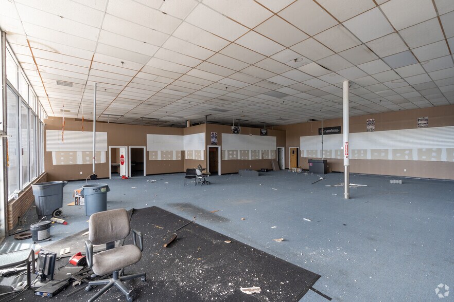More Photos Of 233 S Broadway, Pennsville Unknown For Lease