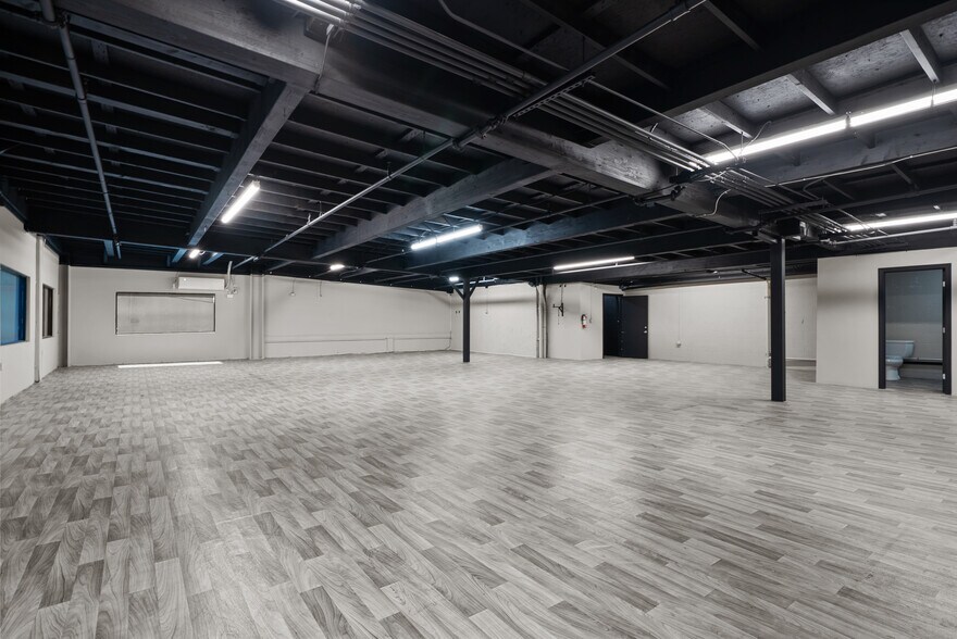 More Photos Of 1600 S Main St, Los Angeles Storefront For Sale