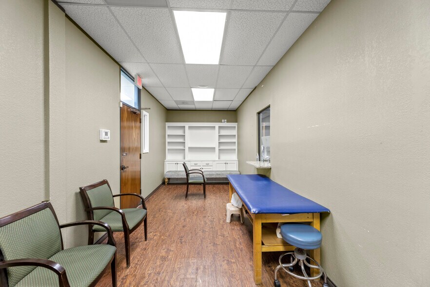 More Photos Of 17215 Red Oak Dr, Houston Medical For Sale
