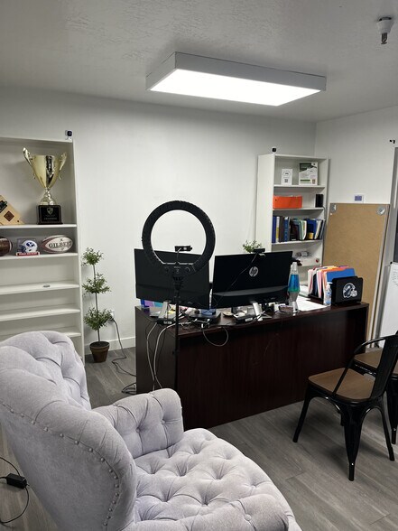 More Photos Of 1657 N State St, Lehi Manufacturing For Lease