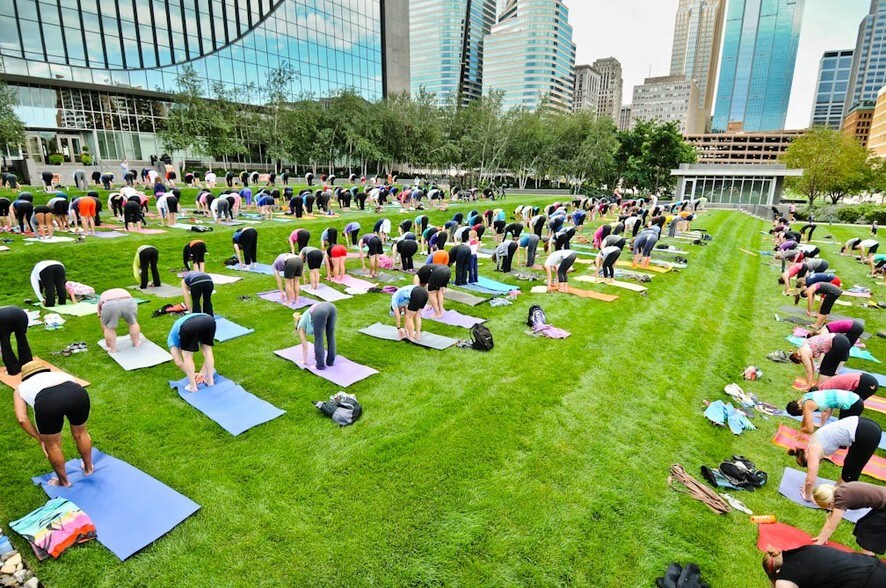 More Photos Of 250 Marquette Ave, Minneapolis Office For Lease