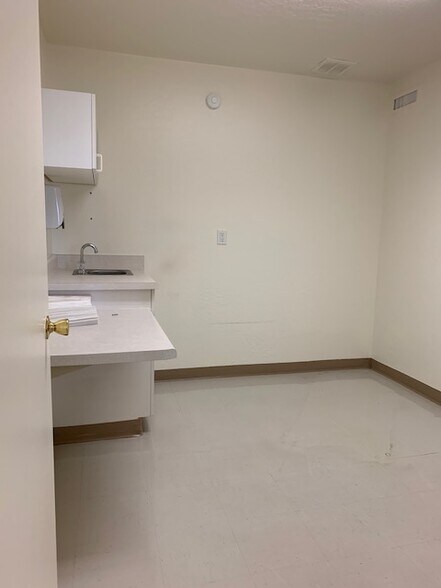 More Photos Of 1003 Division St, Prescott Medical For Lease