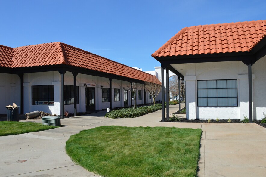 More Photos Of 3600 Sisk Rd, Modesto Storefront Retail Office For Lease