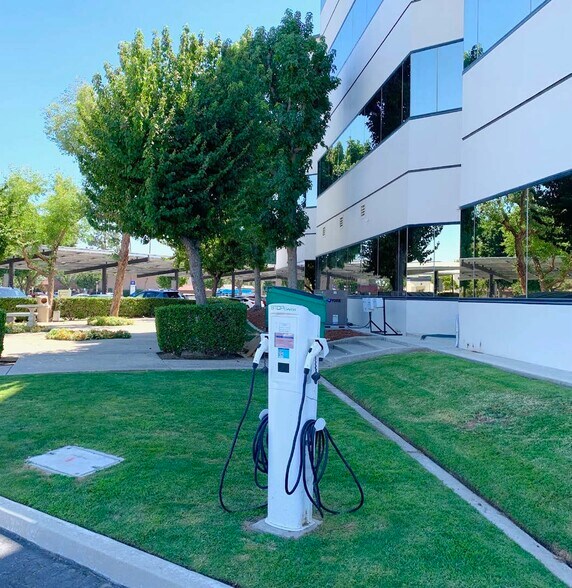 More Photos Of 4900 California Ave, Bakersfield Office For Lease