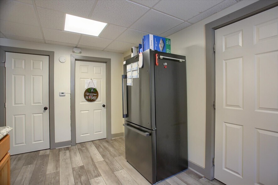 More Photos Of 6 S 15th St, Camp Hill Office For Sale