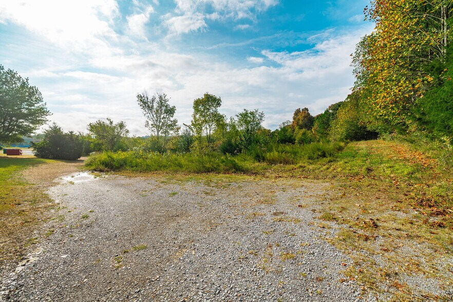 More Photos Of 1112 New Highway 52 Hwy, Westmoreland Land For Sale