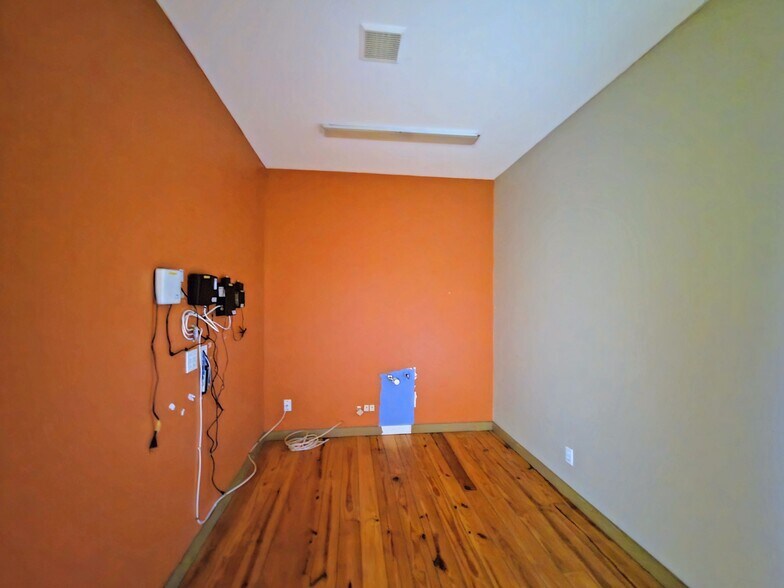More Photos Of 1642 FM 2673, Canyon Lake Storefront Retail Office For Lease