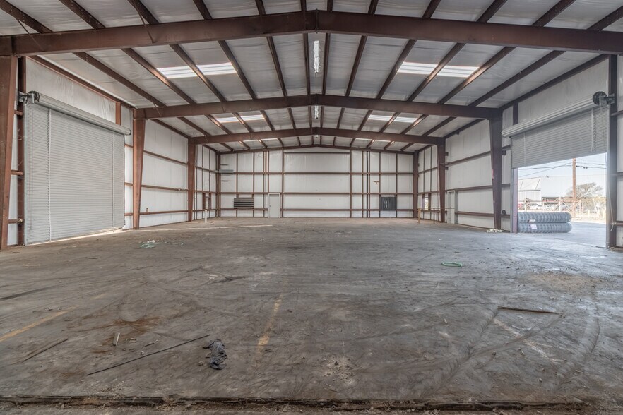 More Photos Of 7904 Irvington Blvd, Houston Warehouse For Sale