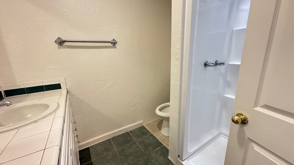 More Photos Of 2809-2815 Macdonald Ave, Richmond Office For Sale