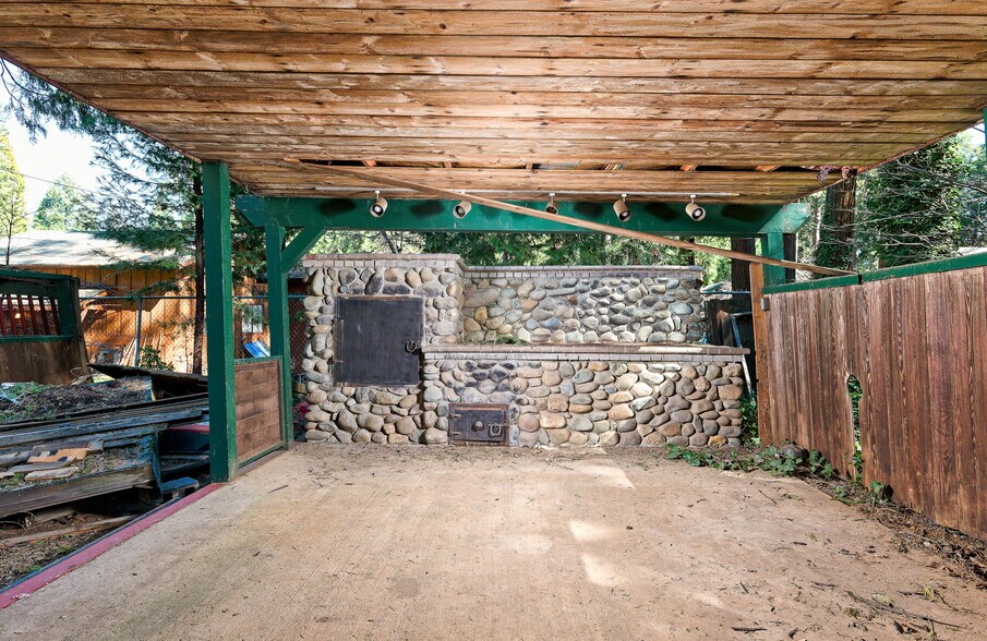 More Photos Of 6022 Pony Express Trl, Pollock Pines Freestanding For Sale