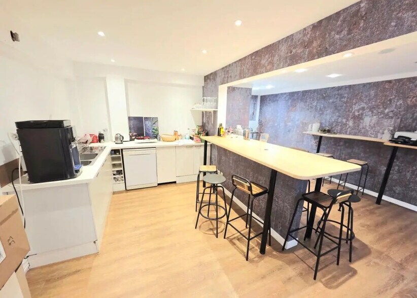 More Photos Of 17 Boulevard Saint-Martin, Paris Apartments For Sale
