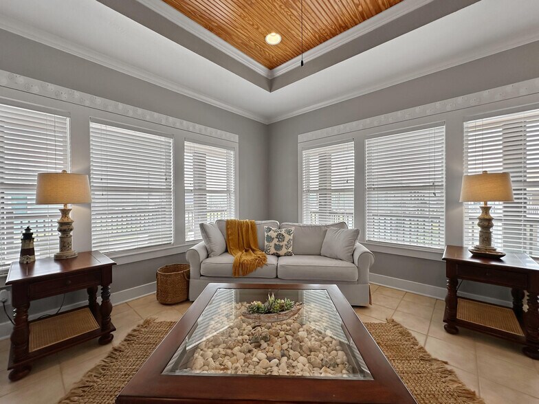 More Photos Of 944 Raymond, Crystal Beach Specialty For Sale