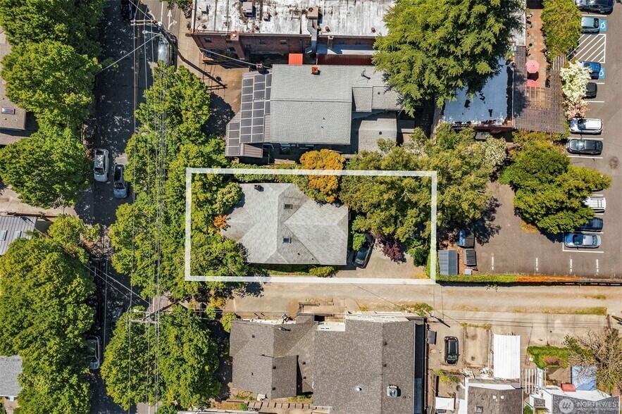 More Photos Of 2012 65th St, Seattle Office For Sale