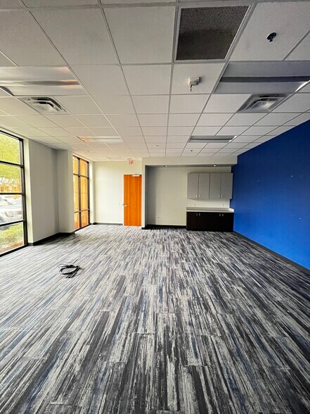 More Photos Of 100 N Dean Rd, Orlando Unknown For Lease