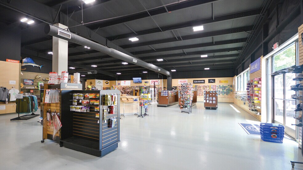 More Photos Of 7473 Warden Rd, North Little Rock Auto Repair For Sale