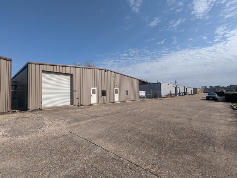 More Photos Of 635 Langham Rd, Beaumont Warehouse For Sale