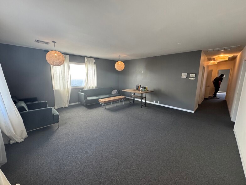 More Photos Of 434 N Larchmont Blvd, Los Angeles Office For Lease
