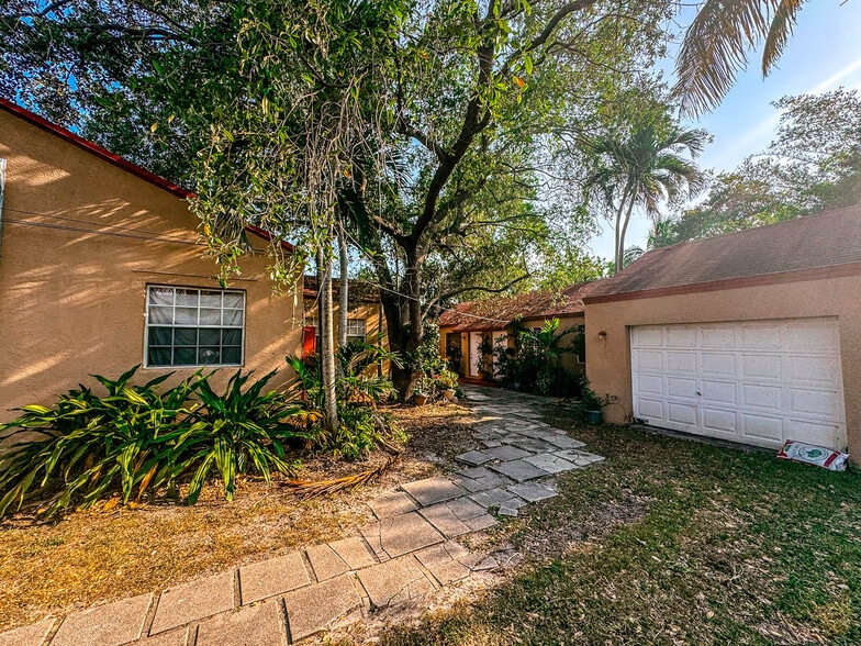 More Photos Of 1111 NE 5th Ter, Fort Lauderdale Apartments For Sale