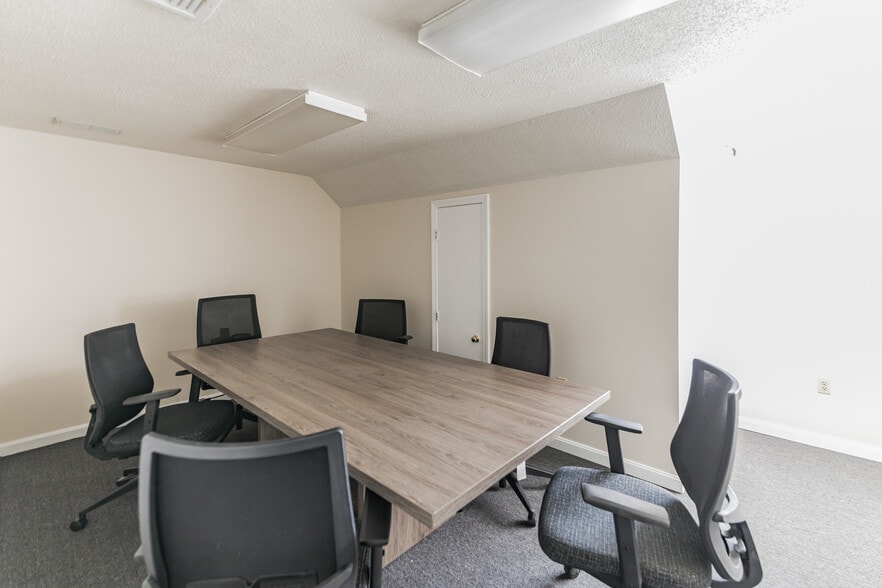 More Photos Of 34 Academy Hill Rd, Plainfield Office For Sale