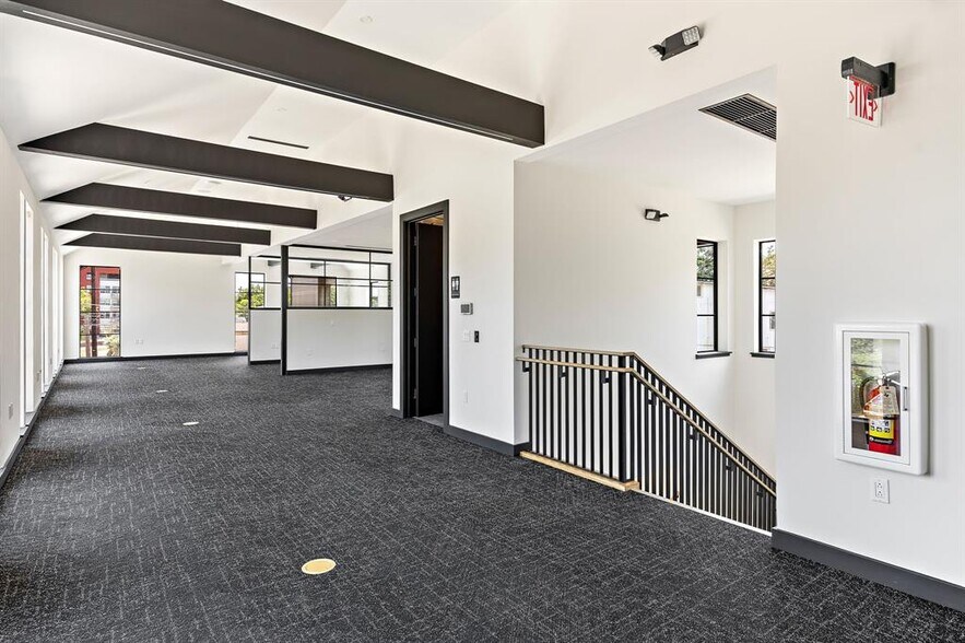 More Photos Of 2318 Morelos, Austin Office For Sale