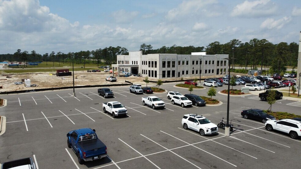 More Photos Of 1176 E Cutlar Crossing, Leland Medical For Sale