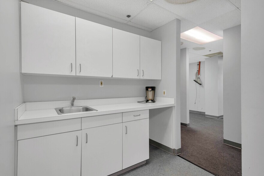 More Photos Of 250 Main St, Hartford Apartments For Lease