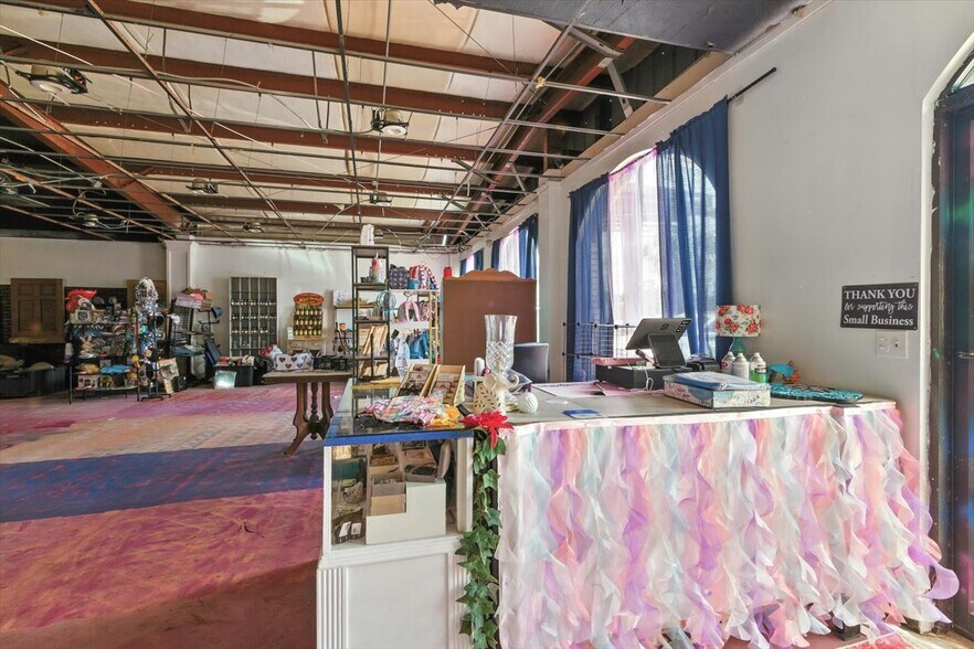 More Photos Of 2122 W Pensacola St, Tallahassee Freestanding For Lease