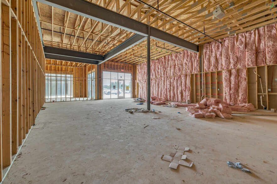 More Photos Of 821 W New Hope Dr, Cedar Park Storefront Retail Office For Sale
