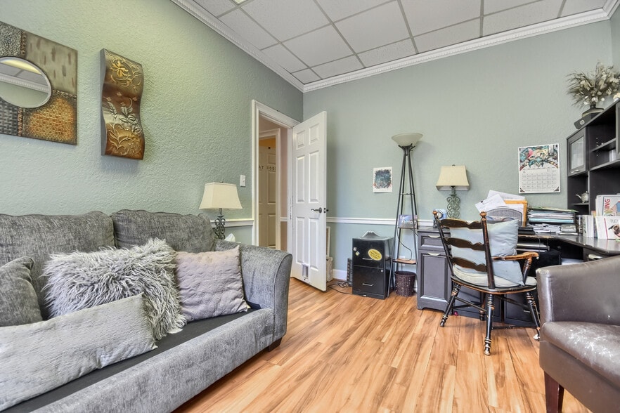 More Photos Of 130 Vann St, Marietta Office For Sale