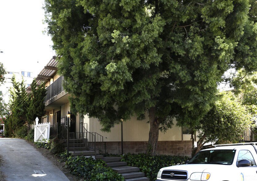 More Photos Of 654 Vernon St, Oakland Apartments For Sale