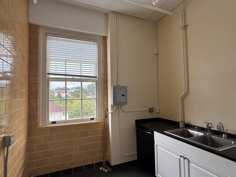 More Photos Of 220 Halleck St, San Francisco Office For Lease